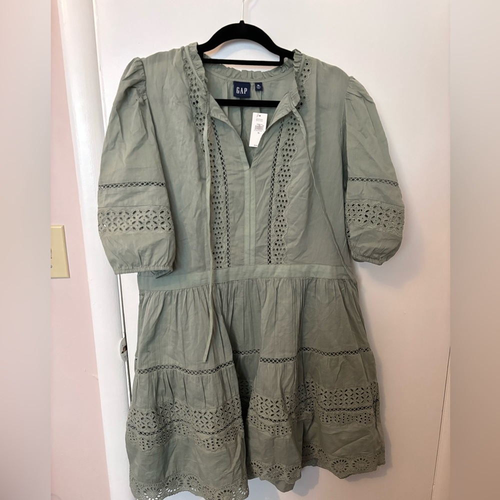 Gap Sage Green Eyelet dress - Size XL - NWT